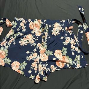 SHEIN flower shorts with belt NWT